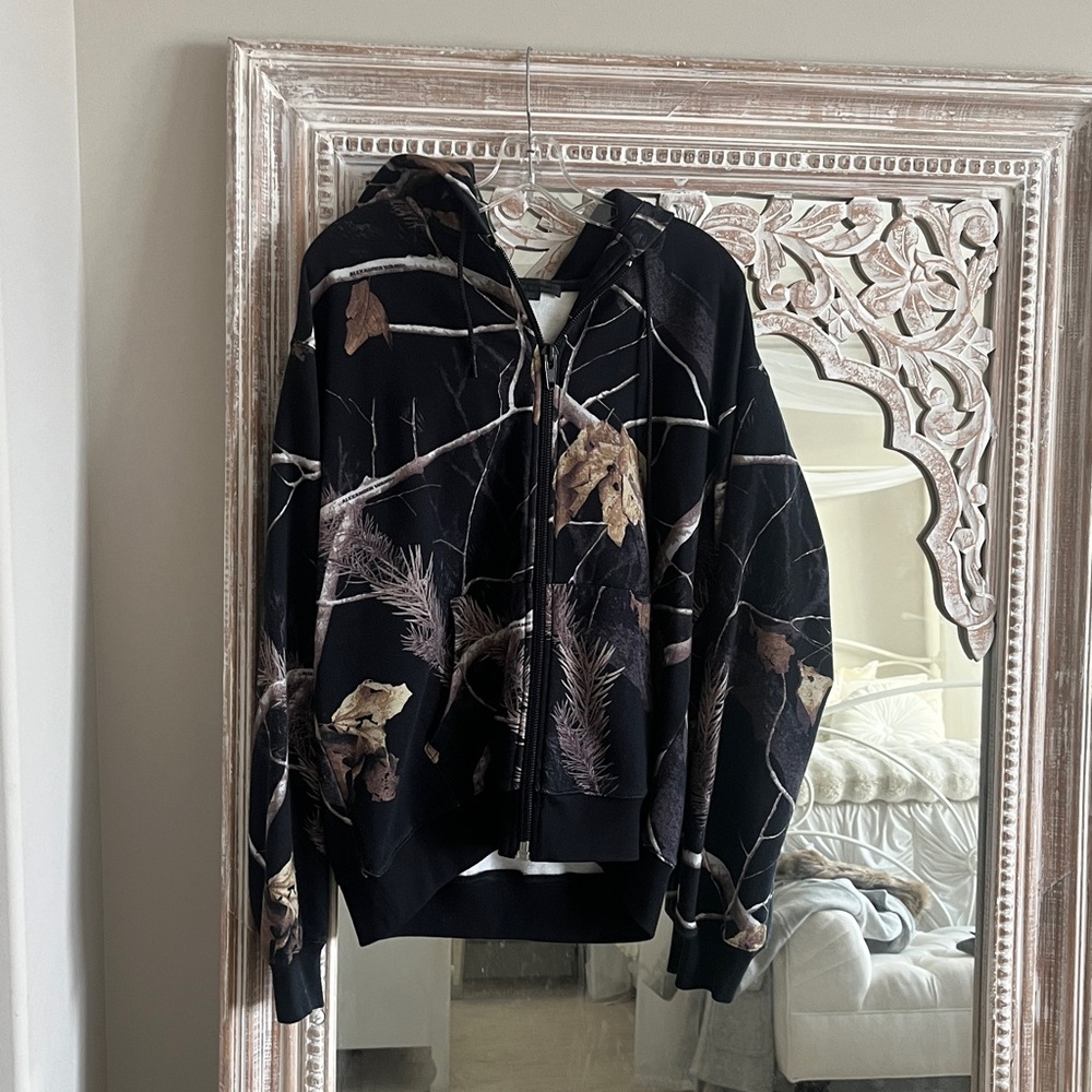 Alexander Wang Black and White leaf Patterned hoodie, size XS